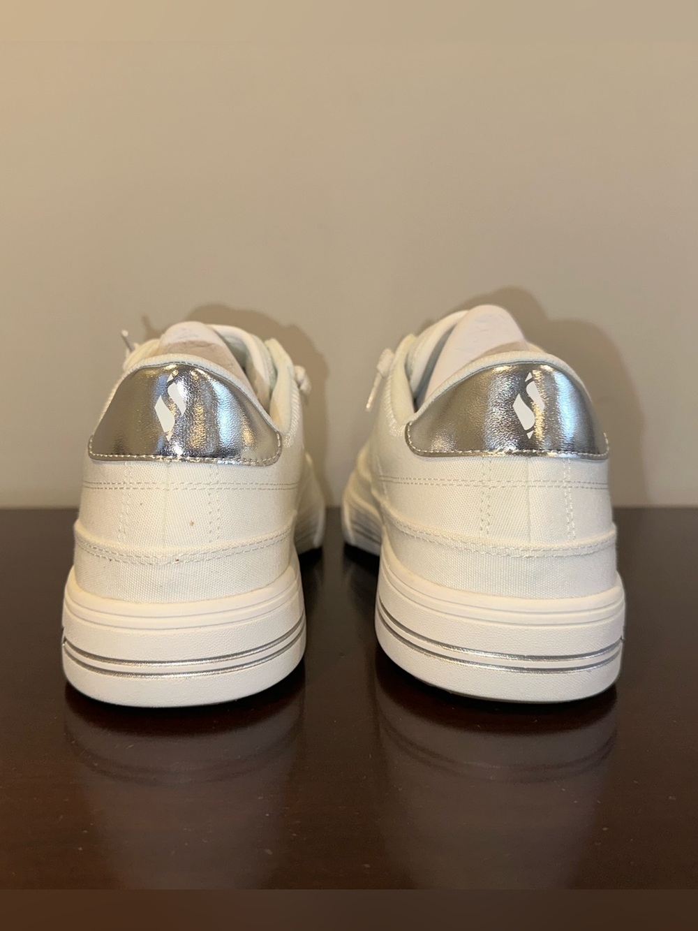 Skechers Arch Fit Arcade Washable Canvas Slip-On Sneakers - NIB - Picture 4 of 10
